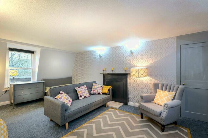 Flat To Rent In Green Park, Bath, BA1