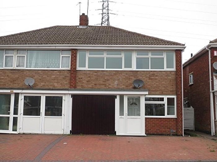 3 Bedroom Semi-Detached House To Rent In Spring Parklands, Dudley, DY1