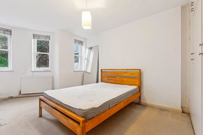 1 Bedroom Flat To Rent In Wilmington House, Highbury Crescent, N5