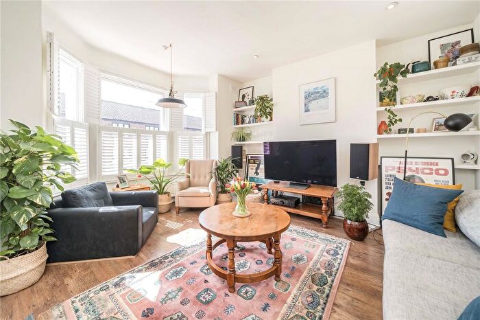 3 Bedroom Maisonette To Rent In Hadyn Park Road, London, W12