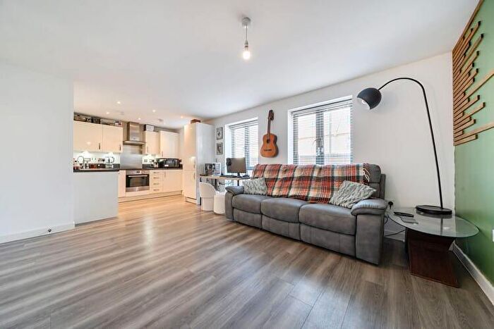 2 Bedroom Flat For Sale In Ashby Wood Mews, Northampton, Nortamptonshire, NN5