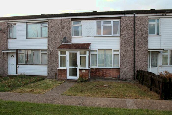 3 Bedroom Town House To Rent In Second Avenue, Canvey Island, SS8