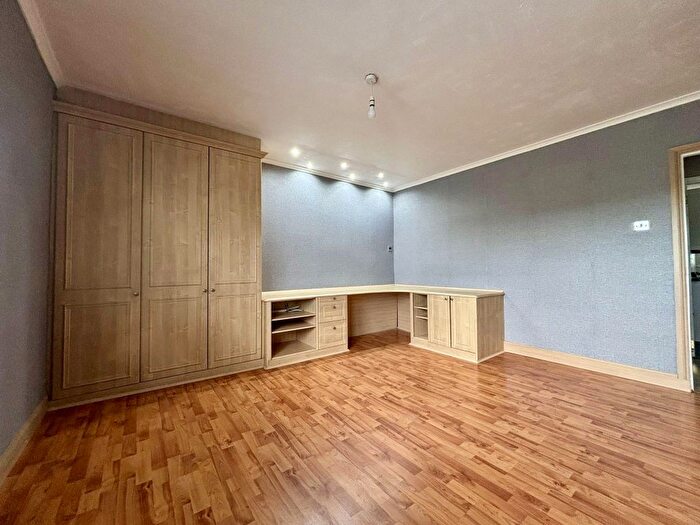 2 Bedroom Flat To Rent In Shapinsay Square, Aberdeen, AB15