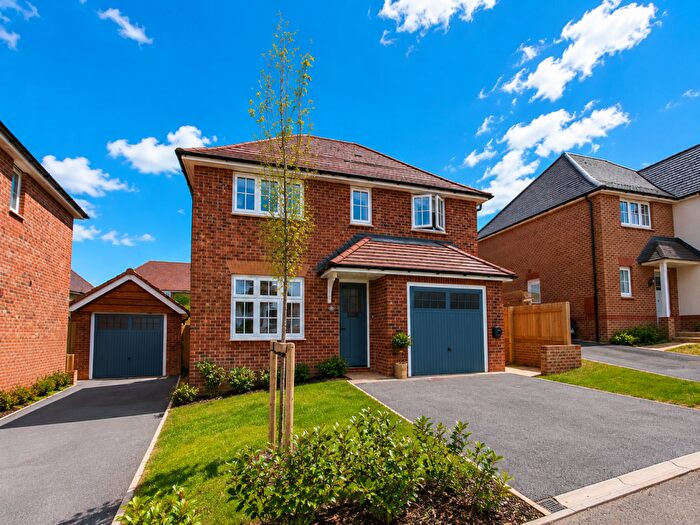4 Bedroom Detached House For Sale In Fawcett Way, Exeter, EX2