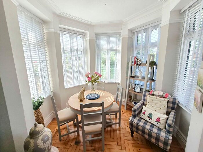 1 Bedroom Flat For Sale In Crowstone Road, Westcliff-On-Sea, SS0