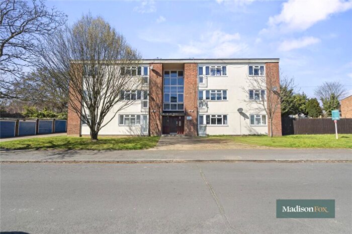 2 Bedroom Apartment For Sale In Hornbeam Road, Buckhurst Hill, Essex, IG9