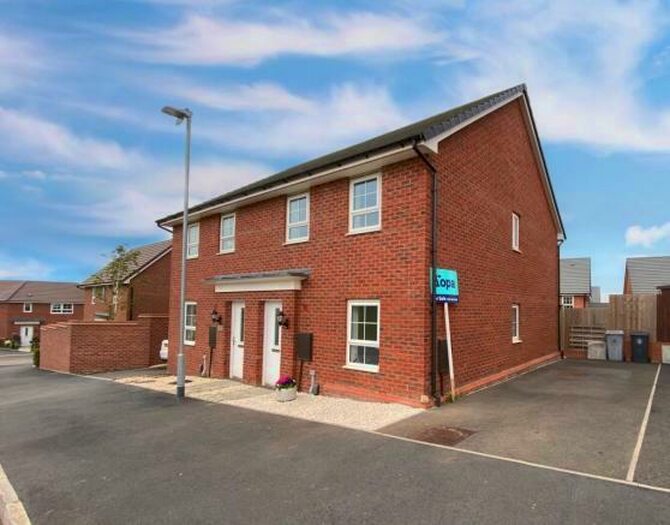 3 Bedroom Semi-Detached House To Rent In Helmsley Road, Grantham, NG31