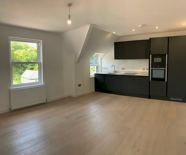 2 Bedroom Flat To Rent In Fidlas Road, Cardiff, CF14