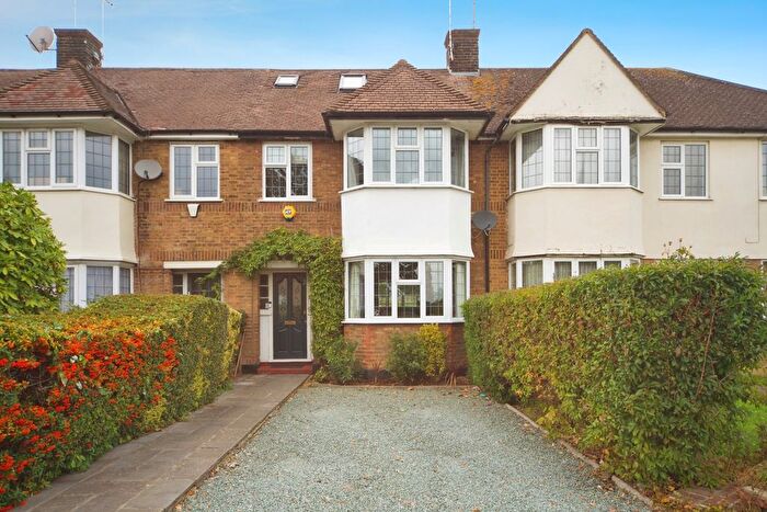 4 Bedroom Terraced House For Sale In Osidge Lane, London, N14