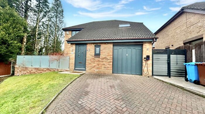 4 Bedroom Detached House For Sale In Anselms Court, Oldham, OL8