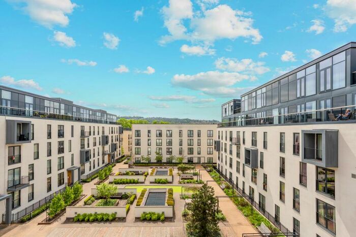 3 Bedroom Apartment To Rent In Palladian, BA2