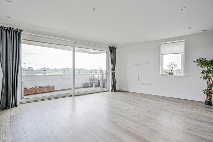 2 Bedroom Flat To Rent In Beck Square, Leyton, Leyton, London, E10