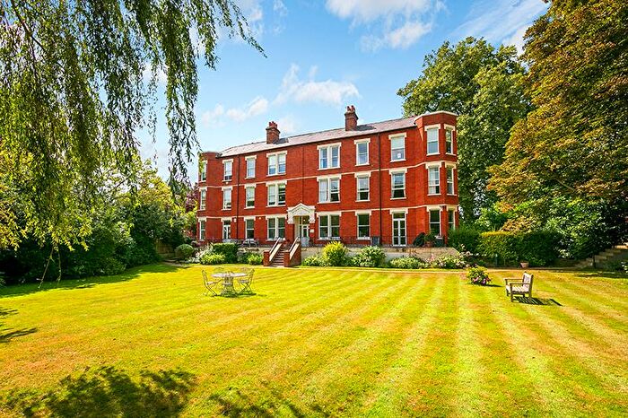 4 Bedroom Flat To Rent In Clevedon Road, Twickenham, TW1