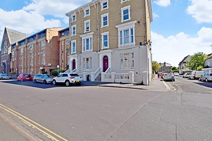 1 Bedroom Flat To Rent In Flat, Sidlaw Terrace, Clarence Road, Bognor Regis, West Sussex, PO21