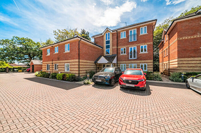 1 Bedroom Apartment For Sale In Netherby Gardens, Bracknell, Berkshire, RG12