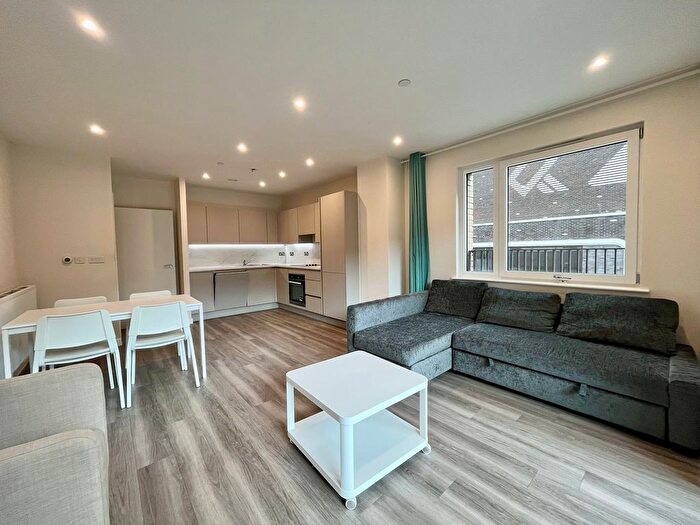 3 Bedroom Flat To Rent In Forest Road, London, E17