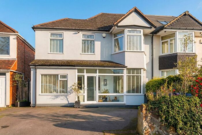 5 Bedroom Semi-Detached House For Sale In Boden Road, Hall Green, B28