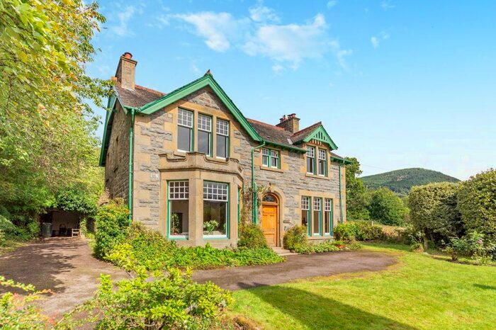 4 Bedroom Detached House For Sale In Drumalan, Drumnadrochit, Inverness, IV63