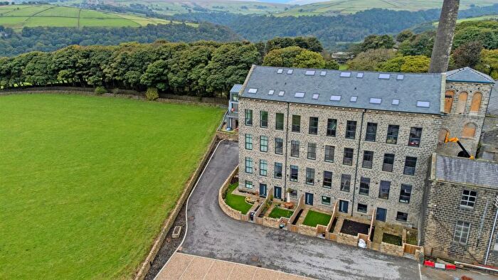 3 Bedroom House For Sale In , Carding Mill Old Town Mill Lane, Old Town, Hebden Bridge, HX7