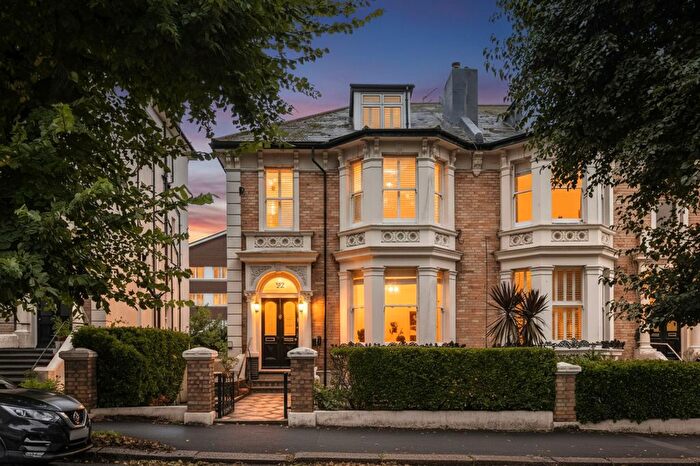 2 Bedroom Flat For Sale In Denmark Villas, Hove, BN3