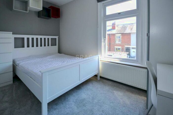 4 Bedroom Terraced House To Rent In Blenheim Gardens, Reading, RG1