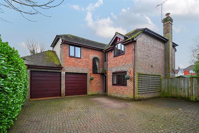 5 Bedroom Detached House For Sale In The Laurels, Henfield, BN5