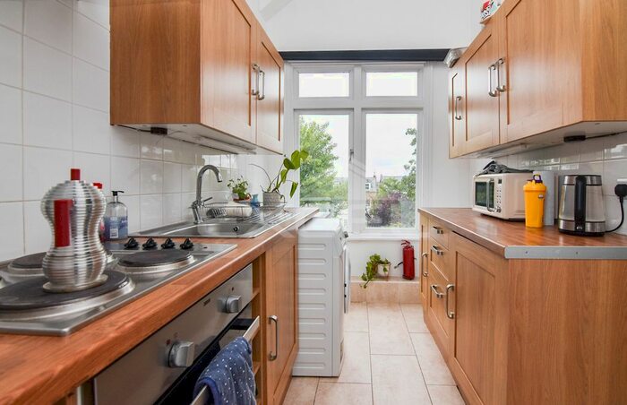 2 Bedroom Flat To Rent In Victoria Road, London, NW6