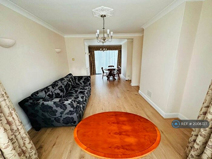 3 Bedroom Semi-Detached House To Rent In Rushgrove Avenue, London, NW9