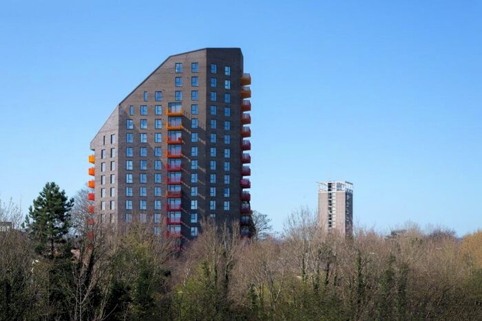 2 Bedroom Apartment To Rent In Guinevere Point, Maidstone, ME14