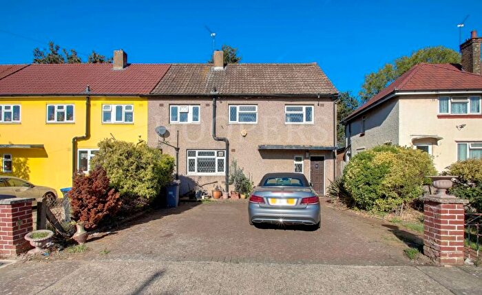 4 Bedroom End Of Terrace House For Sale In Severn Way, London, NW10