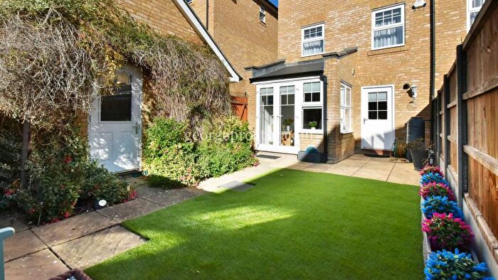 3 Bedroom Town House For Sale In Hawksmoor Grove, Bromley, BR2