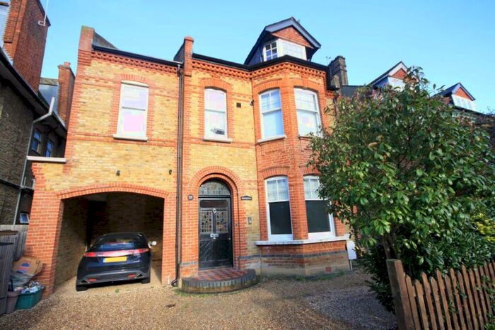 1 Bedroom Flat To Rent In Berrylands Road, Surbiton, KT5