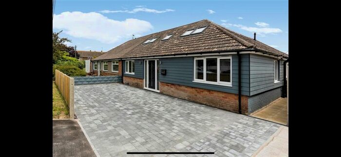 4 Bedroom Semi-Detached Bungalow To Rent In Station Approach, Littlestone, New Romney, TN28