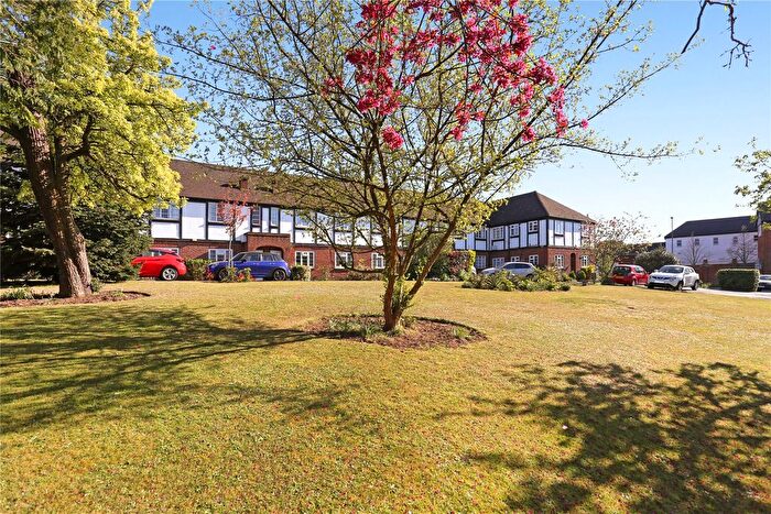 2 Bedroom Flat For Sale In Arlington Lodge, Monument Hill, Weybridge, KT13