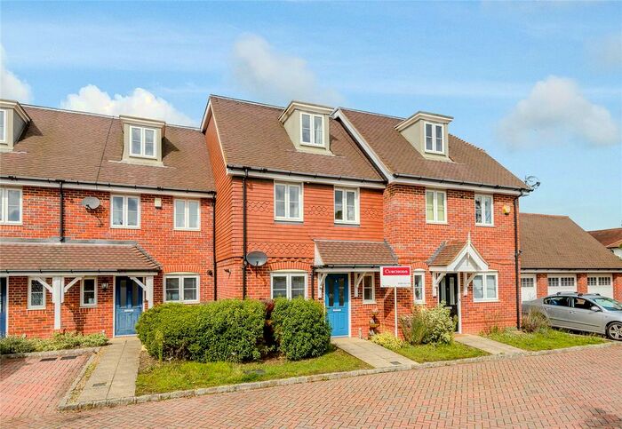 4 Bedroom Terraced House To Rent In Foxhollow Close, Walton On Thames, KT12