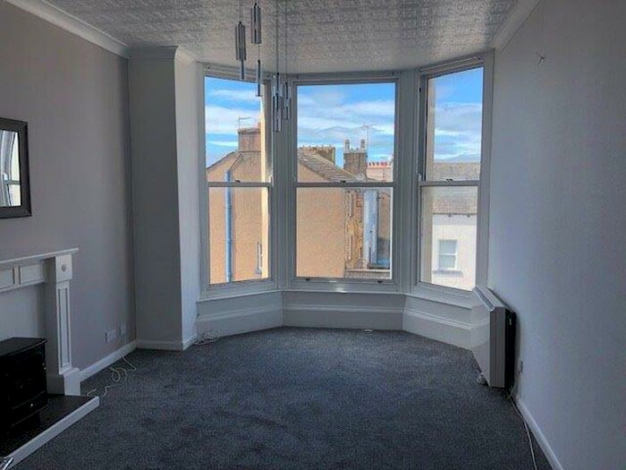 1 Bedroom Flat To Rent In Thorncroft House, CA14