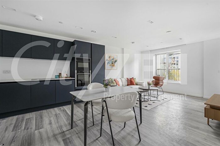 1 Bedroom Flat To Rent In Wheatstone Gardens, London, W10