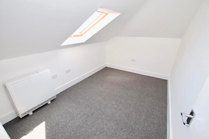 2 Bedroom Apartment To Rent In Bedroom Apartment | The Avenue | Available, SO17