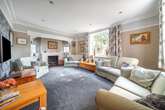 5 Bedroom Detached House For Sale In Latchmoor Grove, Chalfont St. Peter, Gerrards Cross, Buckinghamshire, SL9