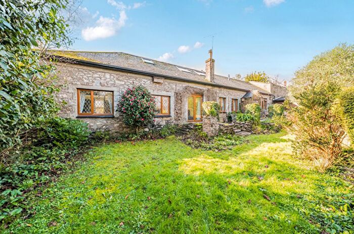 2 Bedroom Detached Bungalow For Sale In Mathill Road, Brixham, Devon, TQ5