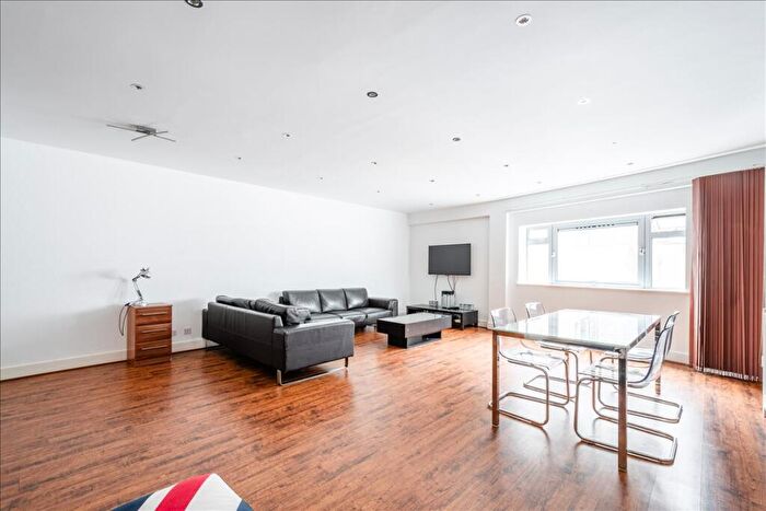 3 Bedroom Apartment To Rent In Hatton Garden, Clerkenwell, EC1N