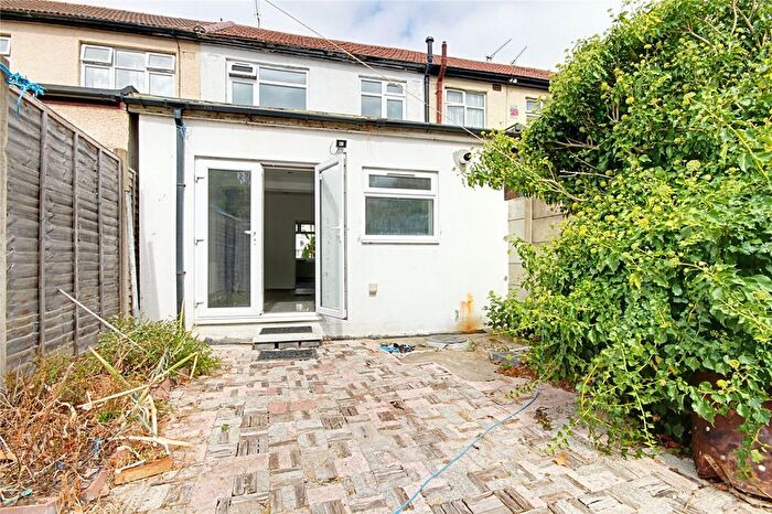 3 Bedroom Terraced House To Rent In Aylands Road, Enfield, EN3