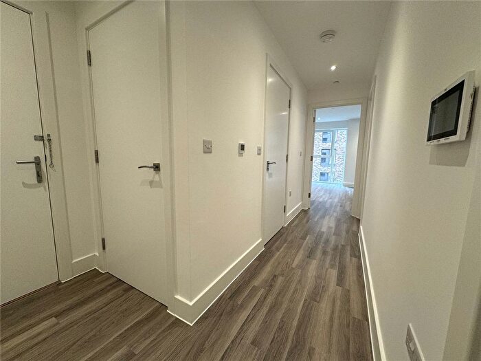 2 Bedroom Flat To Rent In Citrine House, Colindale Garden, London, NW9