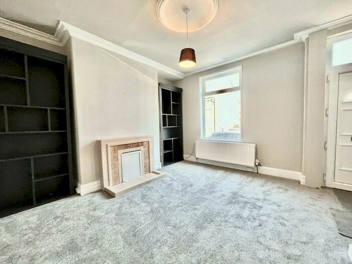 2 Bedroom End Of Terrace House To Rent In Conference Place, LS12