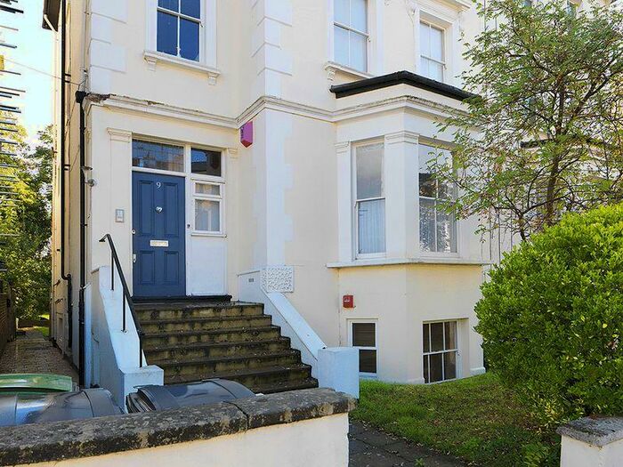 2 Bedroom Flat To Rent In St. Philips Road, Surbiton, KT6