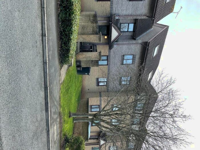 2 Bedroom Maisonette To Rent In Freemantle Gardens, Bristol, BS5