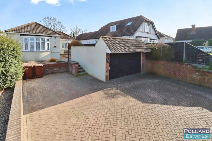3 Bedroom Detached Bungalow For Sale In Pump Lane, Rainham, ME8