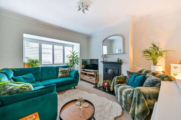 4 Bedroom Detached House For Sale In Alwyn Road, Maidenhead, SL6