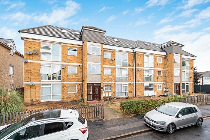 2 Bedroom Flat For Sale In Edward Way, Ashford, Surrey, TW15