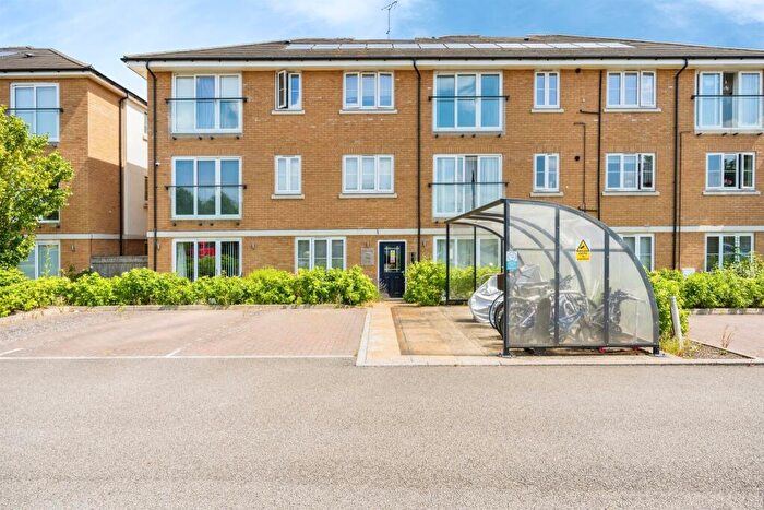 2 Bedroom Apartment For Sale In Aylesbury Street, Bletchley, Milton Keynes, MK2